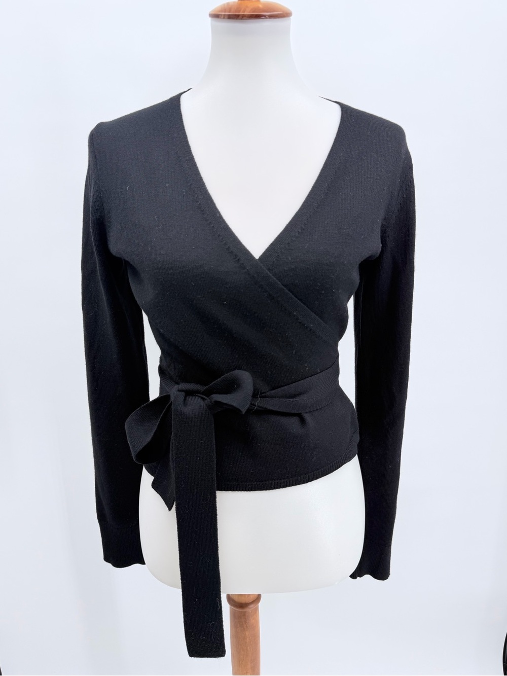 DIANE VON FURSTENBERG Black Wool Ballerina Wrap Sweater Small - Picture 3 of 10